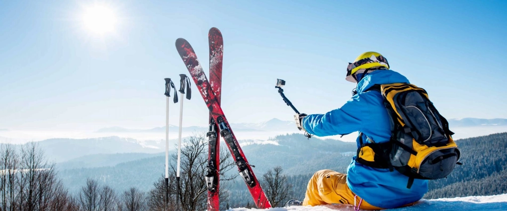 1107_hiver_web_Chamonix_ski_skieur_slider